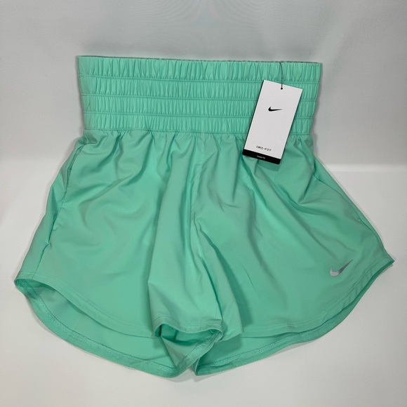 NWT New Nike One Womens Small S Dri-FIT Ultra High-Waisted 3" Brief-Lined Shorts - Picture 2 of 5